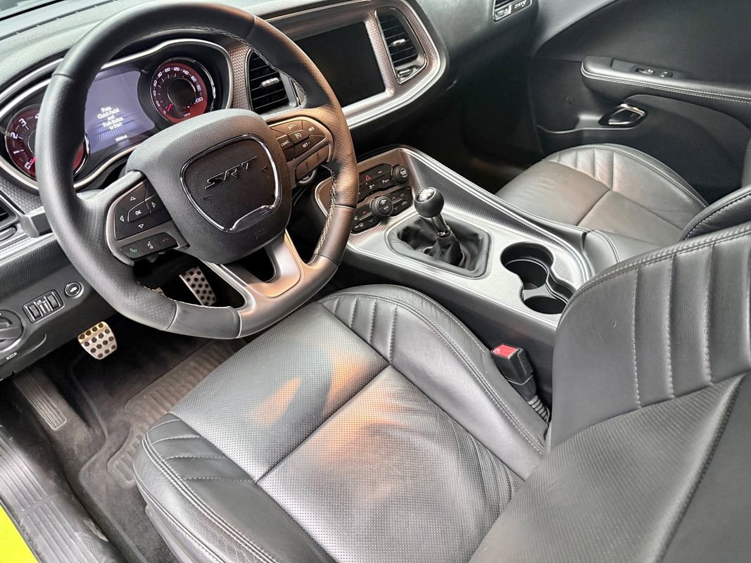 Used 2015 Dodge Challenger SRT Hellcat image 9