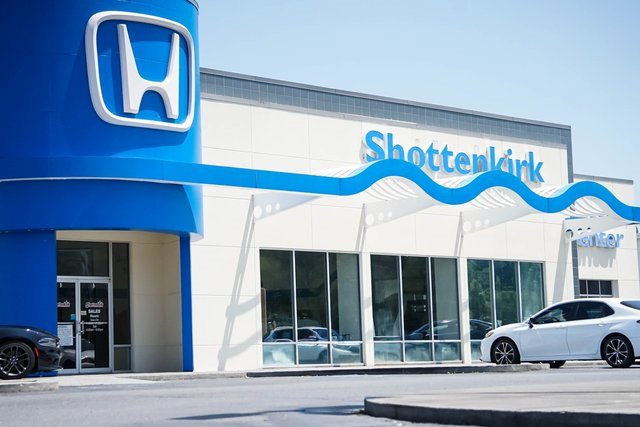 Used 2022 Ford F150 XLT w/ Equipment Group 302A High image 12