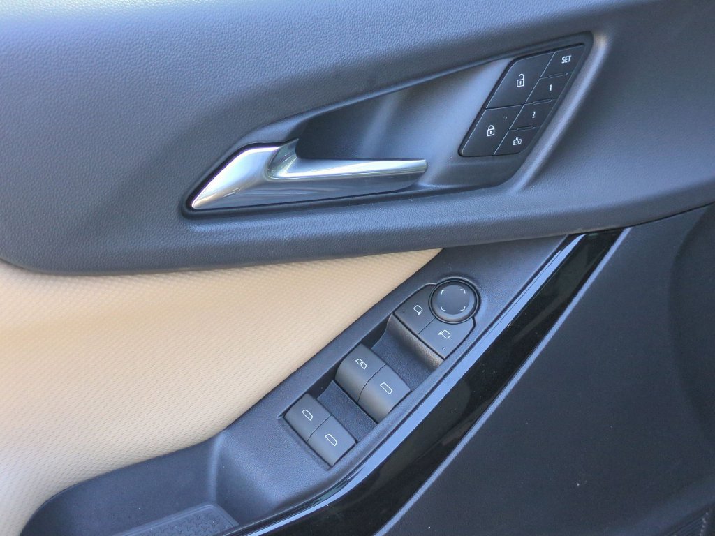 New 2027 Chevrolet Equinox ACTIV w/ Convenience Package III FWD image 14