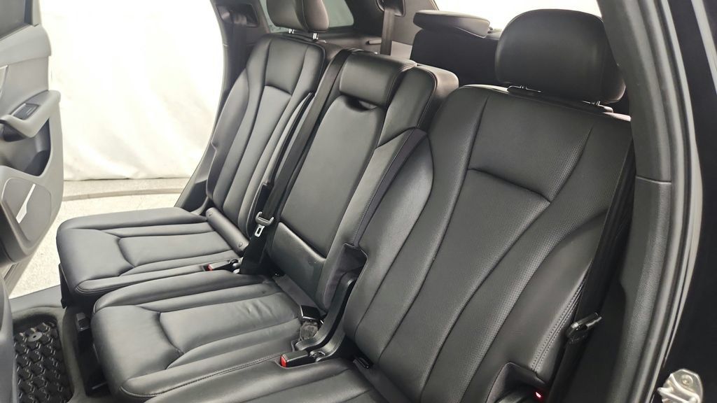 Used 2018 Audi Q7 3.0T Prestige w/ Prestige Package AWD/4WD image 38