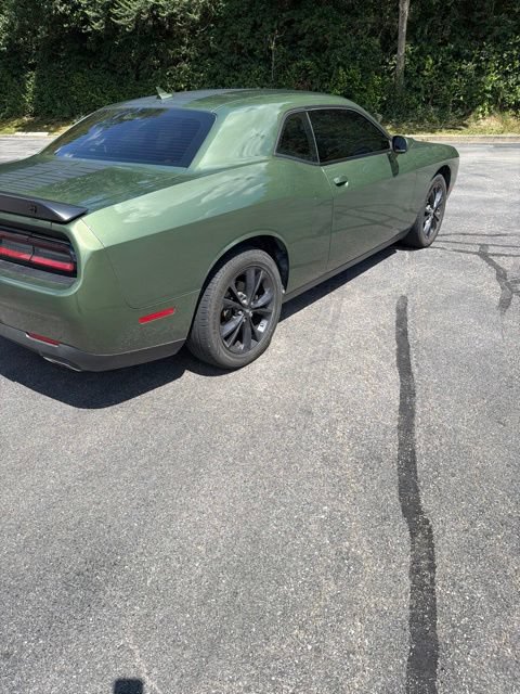 Used 2022 Dodge Challenger SXT w/ Driver Convenience Group AWD/4WD image 4