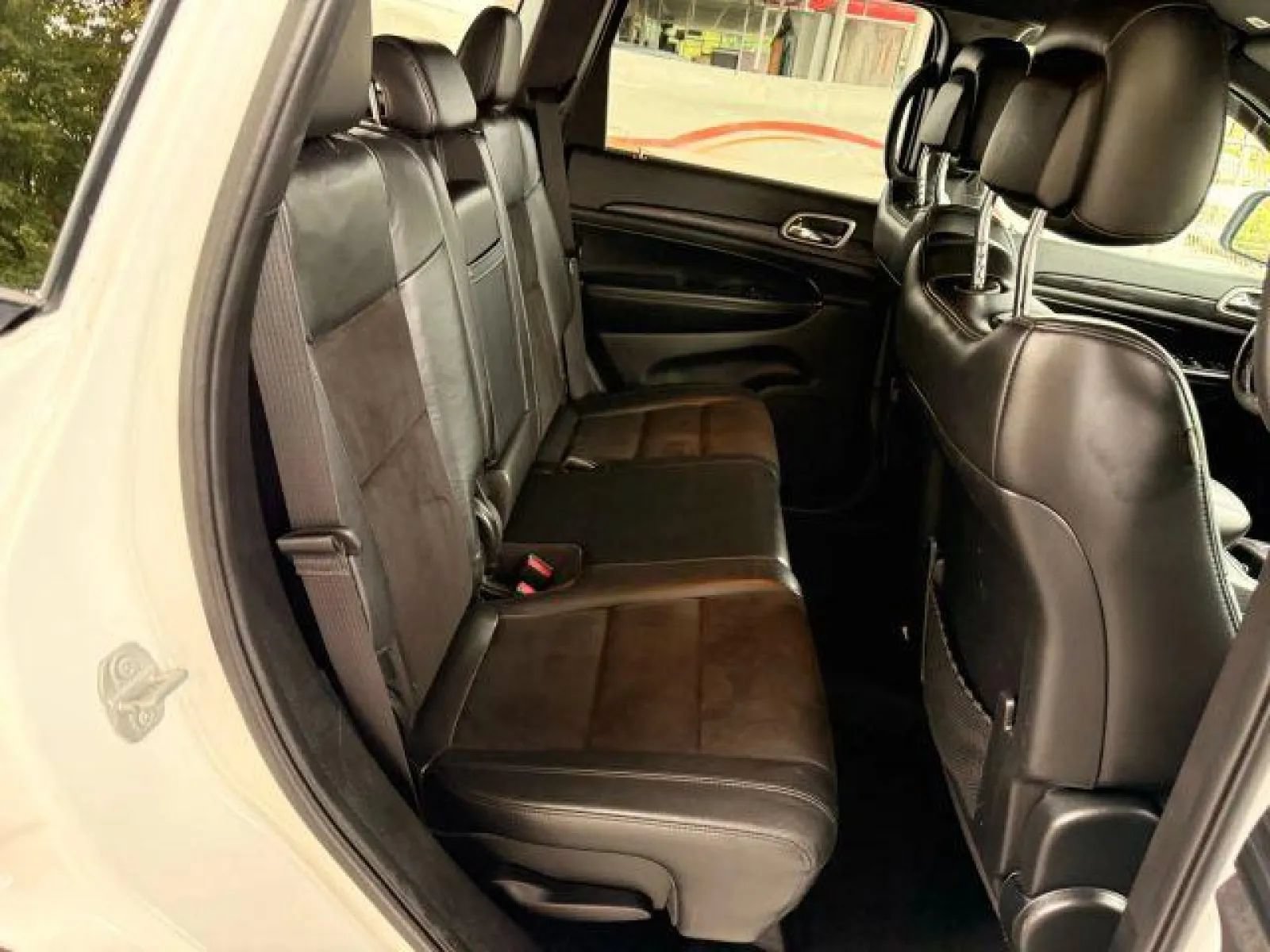 Used 2020 Jeep Grand Cherokee Altitude AWD/4WD image 20