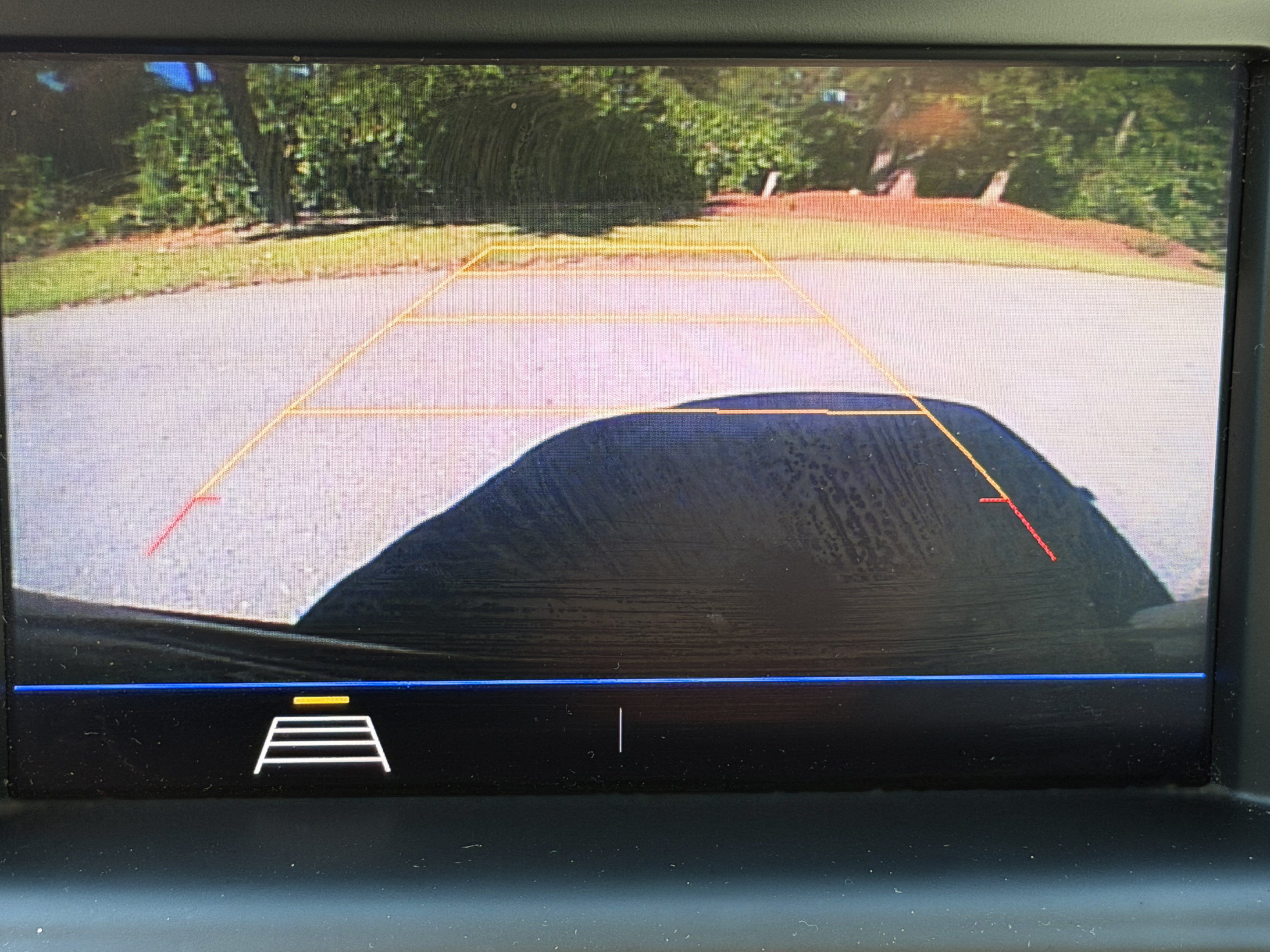 Used 2020 GMC Terrain SLE w/ Driver Convenience Package FWD image 9
