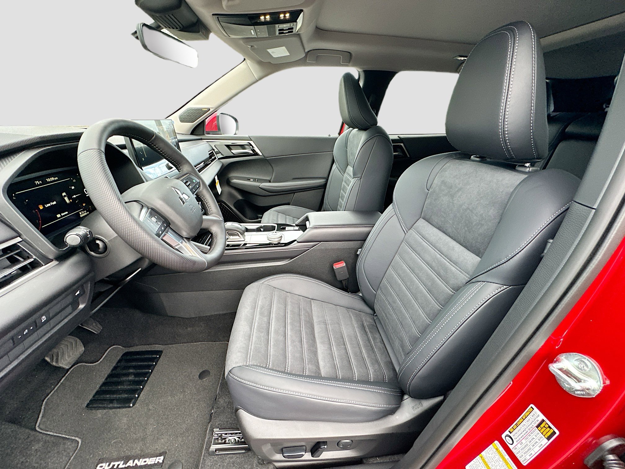 New 2026 Mitsubishi Outlander SE image 15