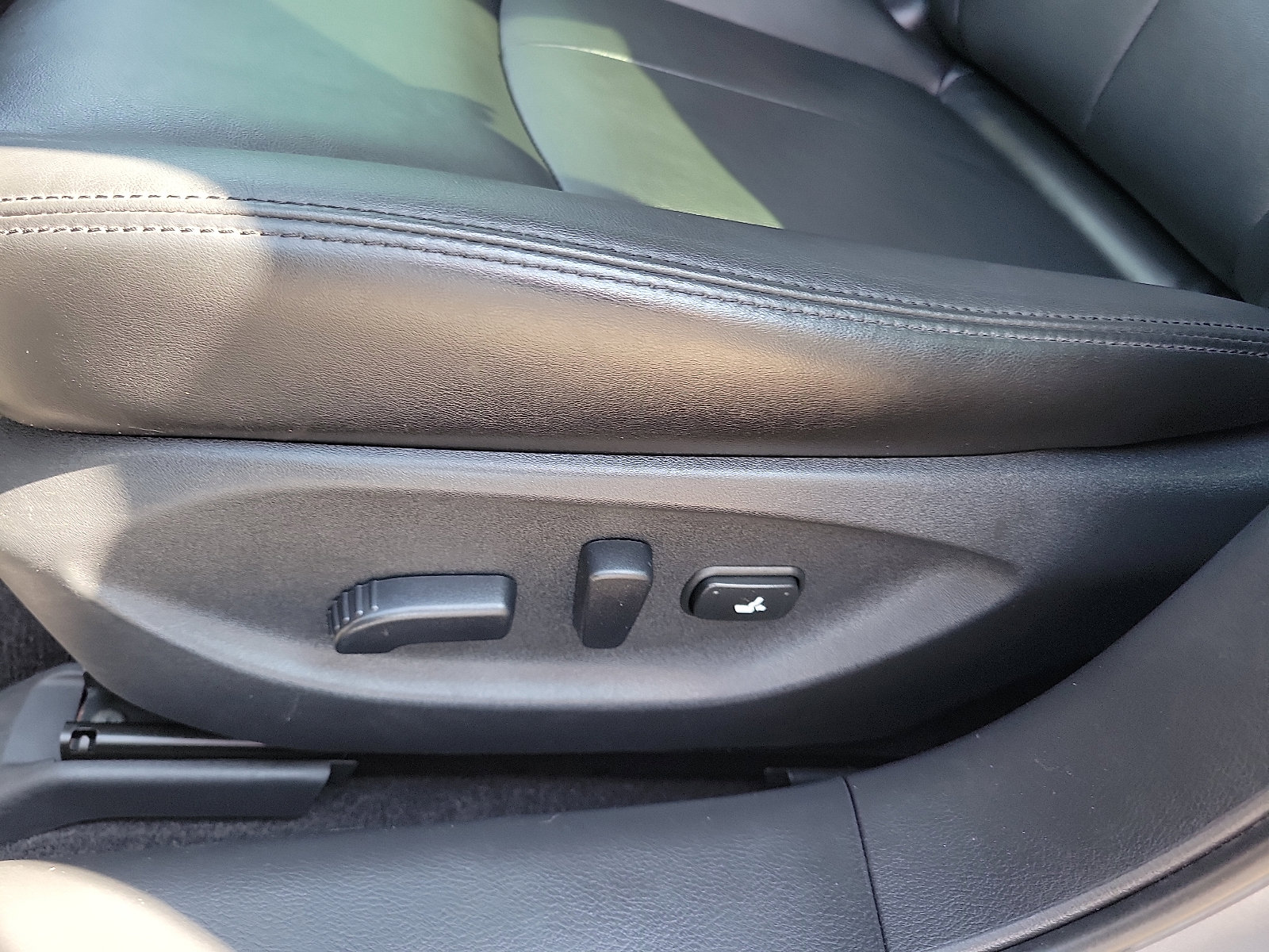 Used 2019 INFINITI Q50 Luxe w/ Essential Package (3.0T Luxe) image 15