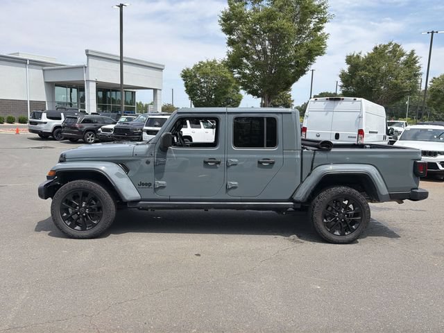 Used 2024 Jeep Gladiator Sport AWD/4WD image 10