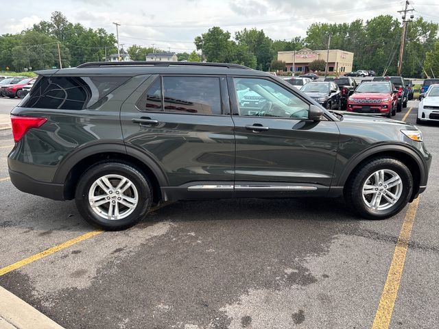 Used 2023 Ford Explorer XLT AWD/4WD image 5