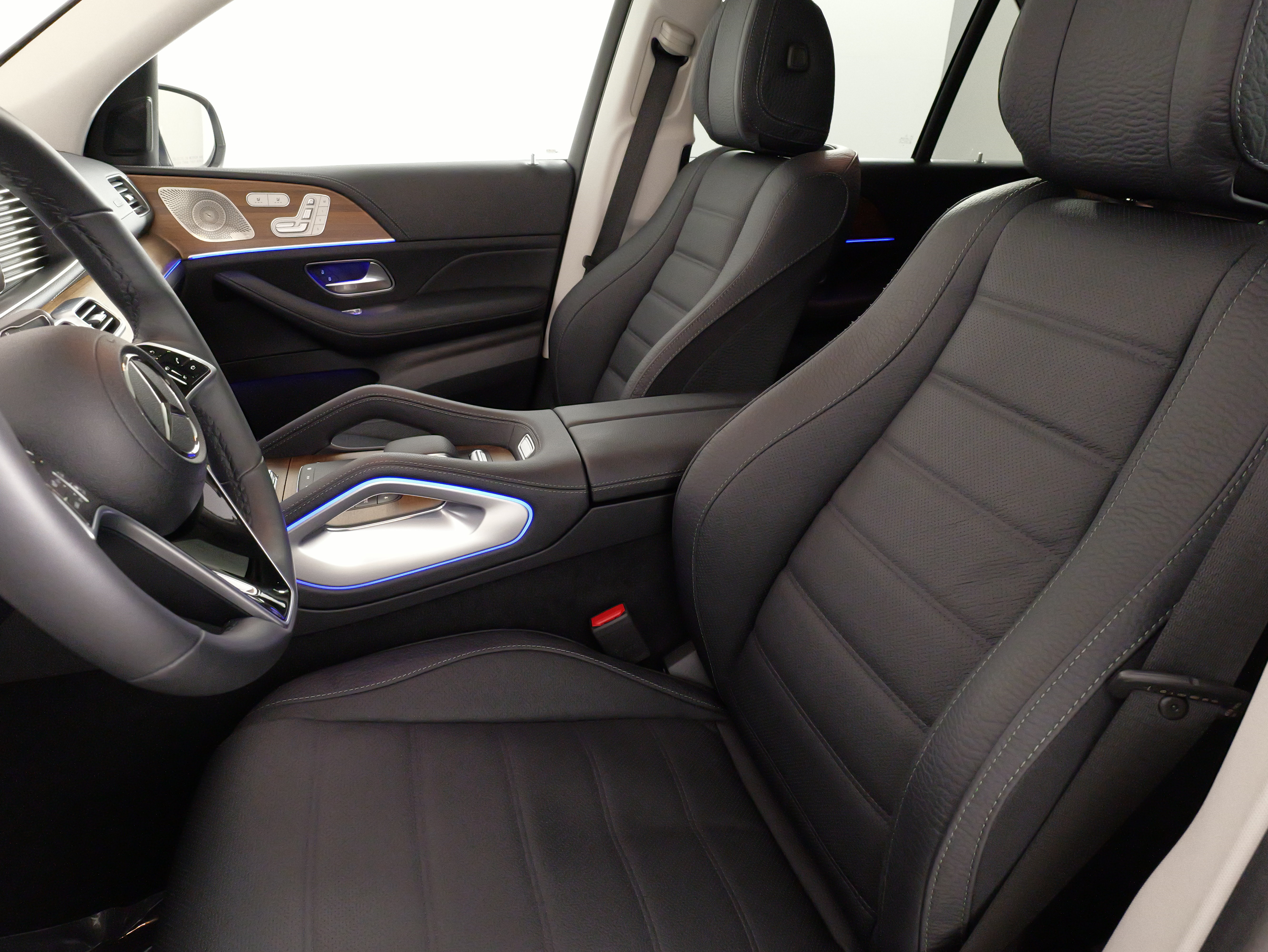 Used 2024 Mercedes-Benz GLE 450 4MATIC image 32