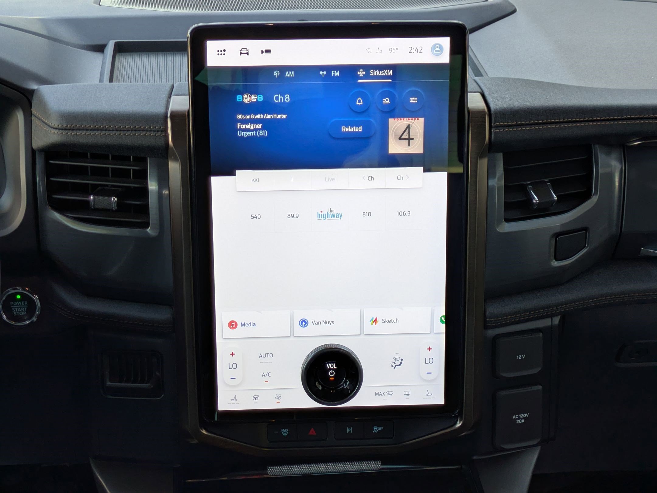 Used 2023 Ford F150 Lightning Lariat image 18