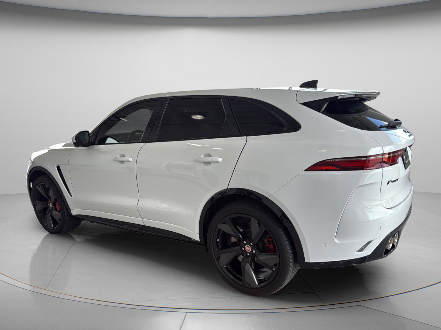 Used 2022 Jaguar F-PACE SVR AWD/4WD image 7