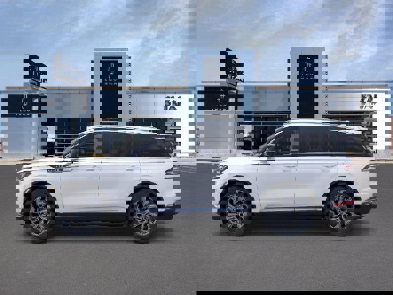 New 2025 Lincoln Aviator AWD image 3