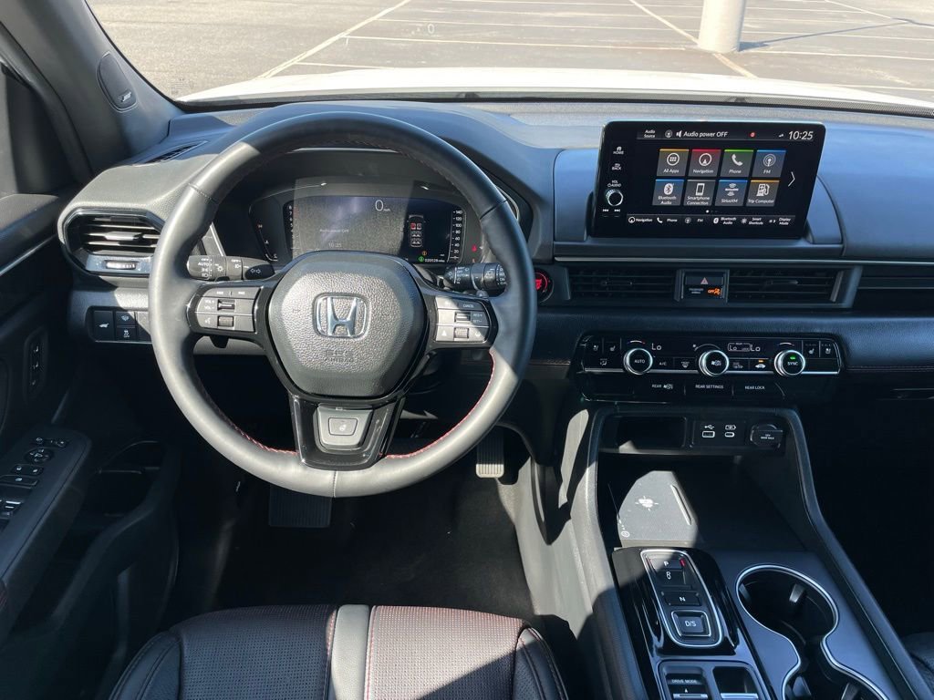 Certified 2025 Honda Pilot Black Edition image 11