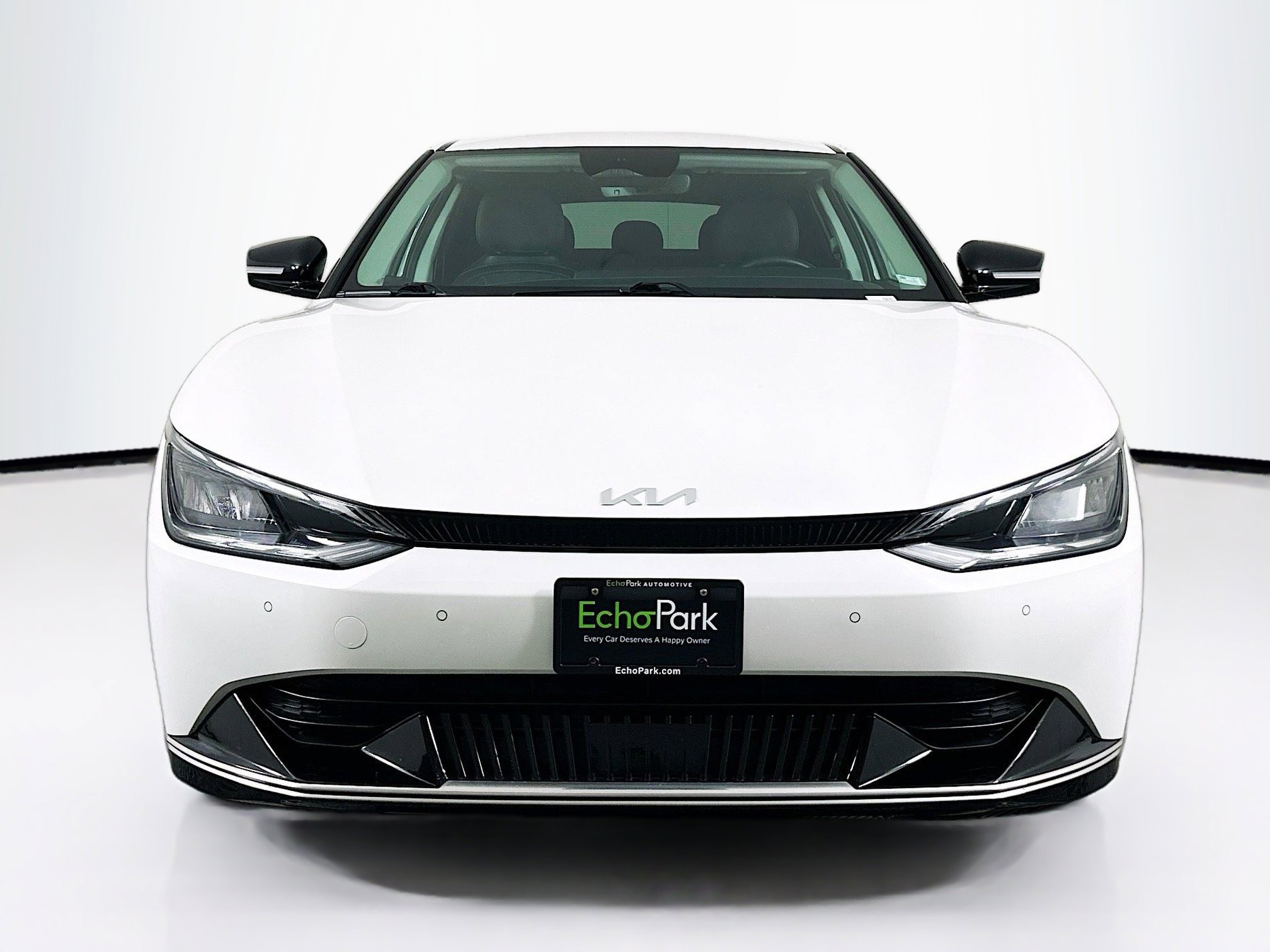 Used 2022 Kia EV6 Wind RWD image 2
