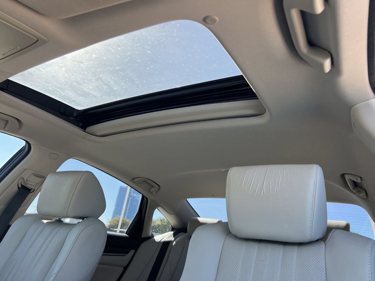 Used 2018 Honda Accord Touring image 9