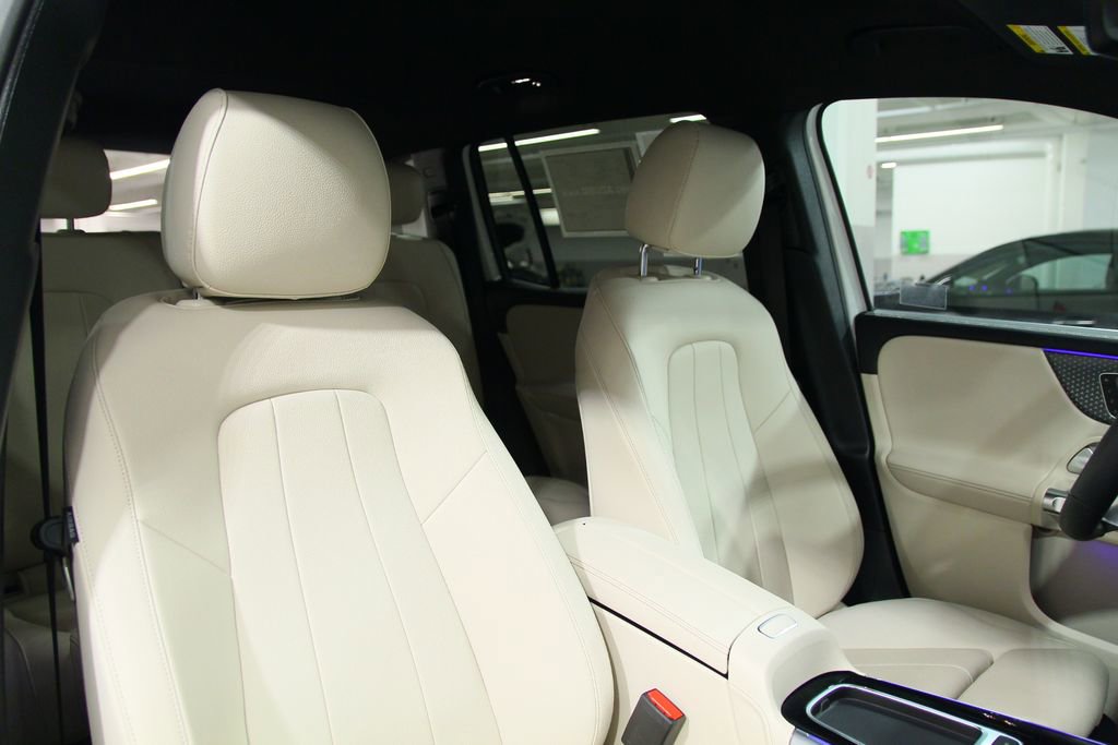 Certified 2025 Mercedes-Benz GLB 250 4MATIC image 23