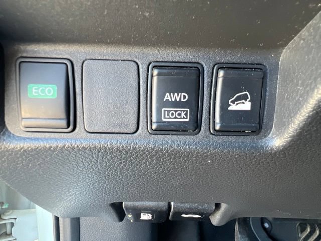 Used 2016 Nissan Rogue S AWD/4WD image 20