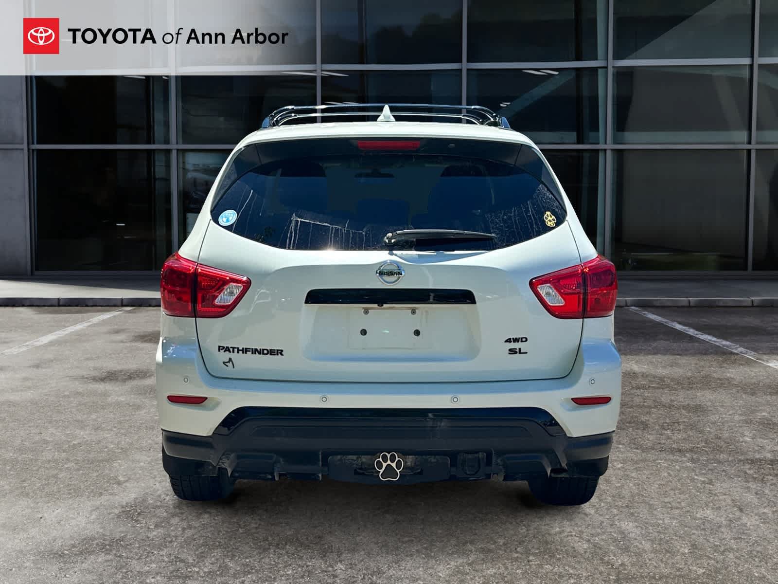 Used 2020 Nissan Pathfinder SL AWD/4WD image 4