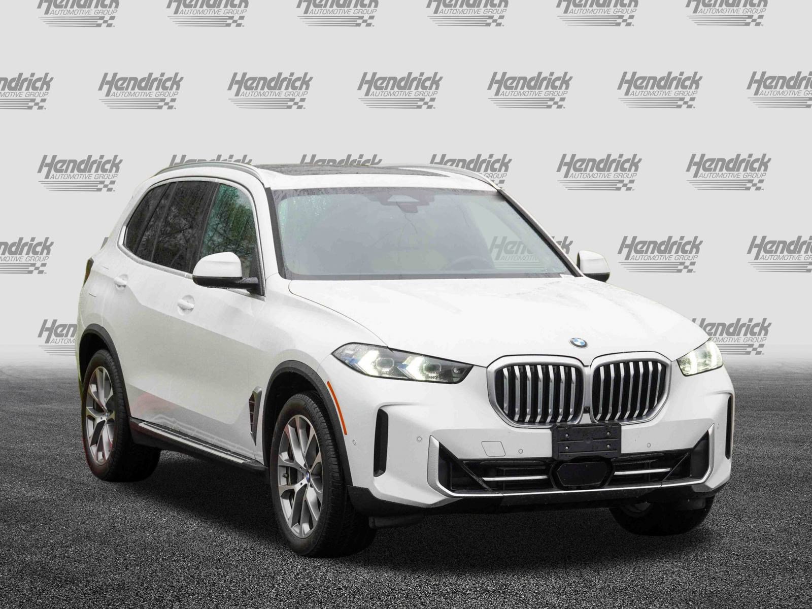 Certified 2025 BMW X5 xDrive40i w/ Climate Comfort Package image 2