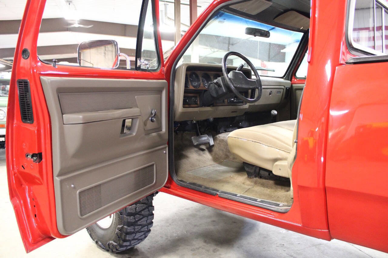 Used 1993 Dodge D/W Truck 250 image 27