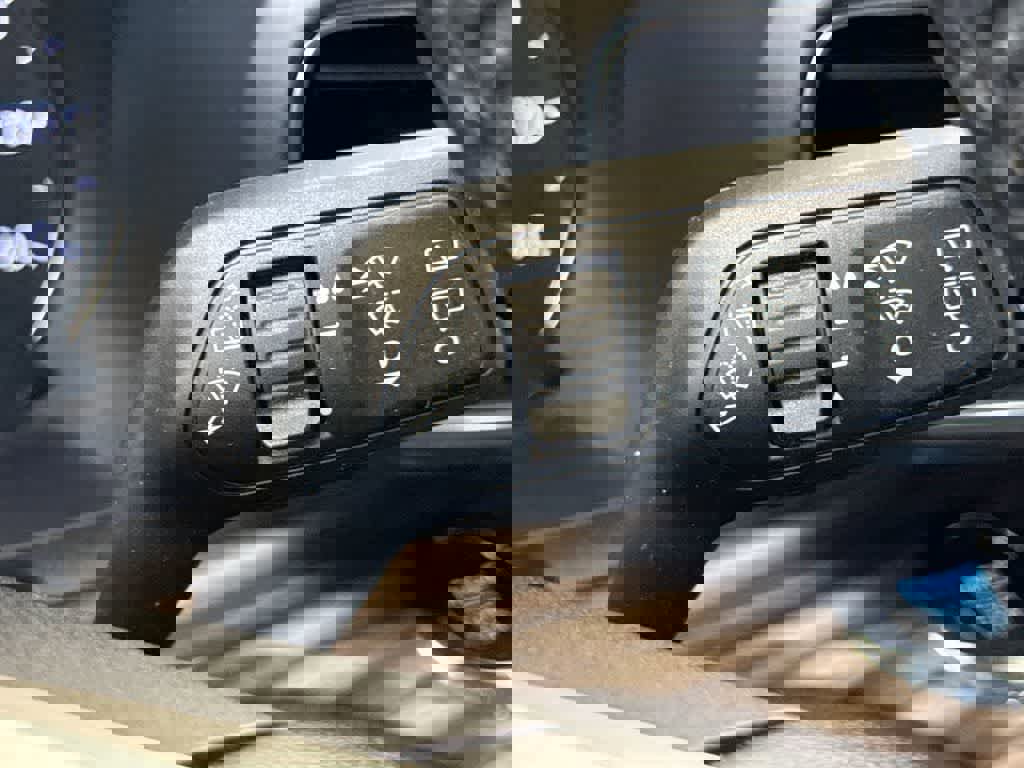 Used 2022 Ford Explorer Limited w/ Equipment Group 301A image 28