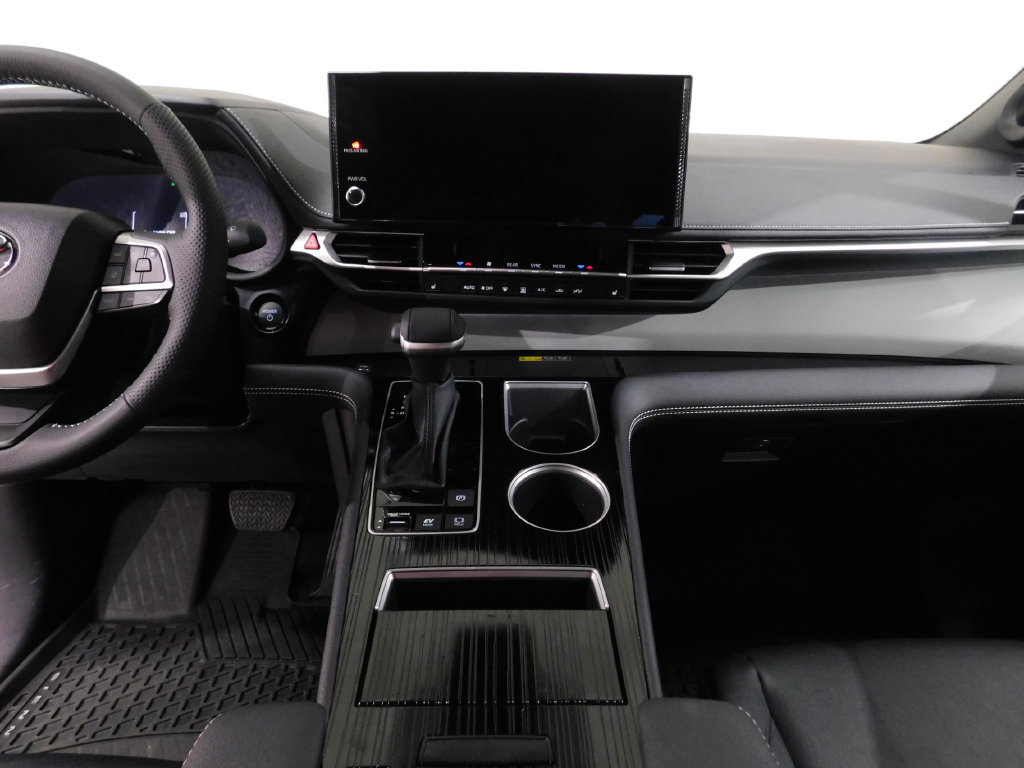 Used 2026 Toyota Sienna XSE AWD/4WD image 33
