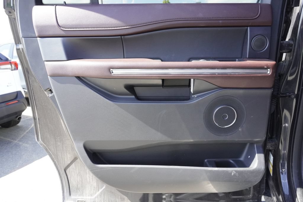 Used 2024 Ford Expedition Max Limited AWD/4WD image 28