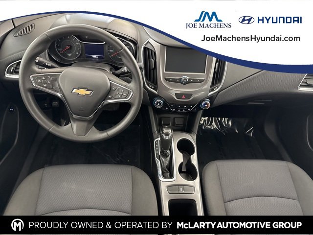 Used 2018 Chevrolet Cruze LT w/ Convenience Package image 25