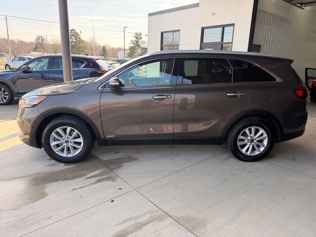 Used 2019 Kia Sorento L w/ LX Convenience Package image 4