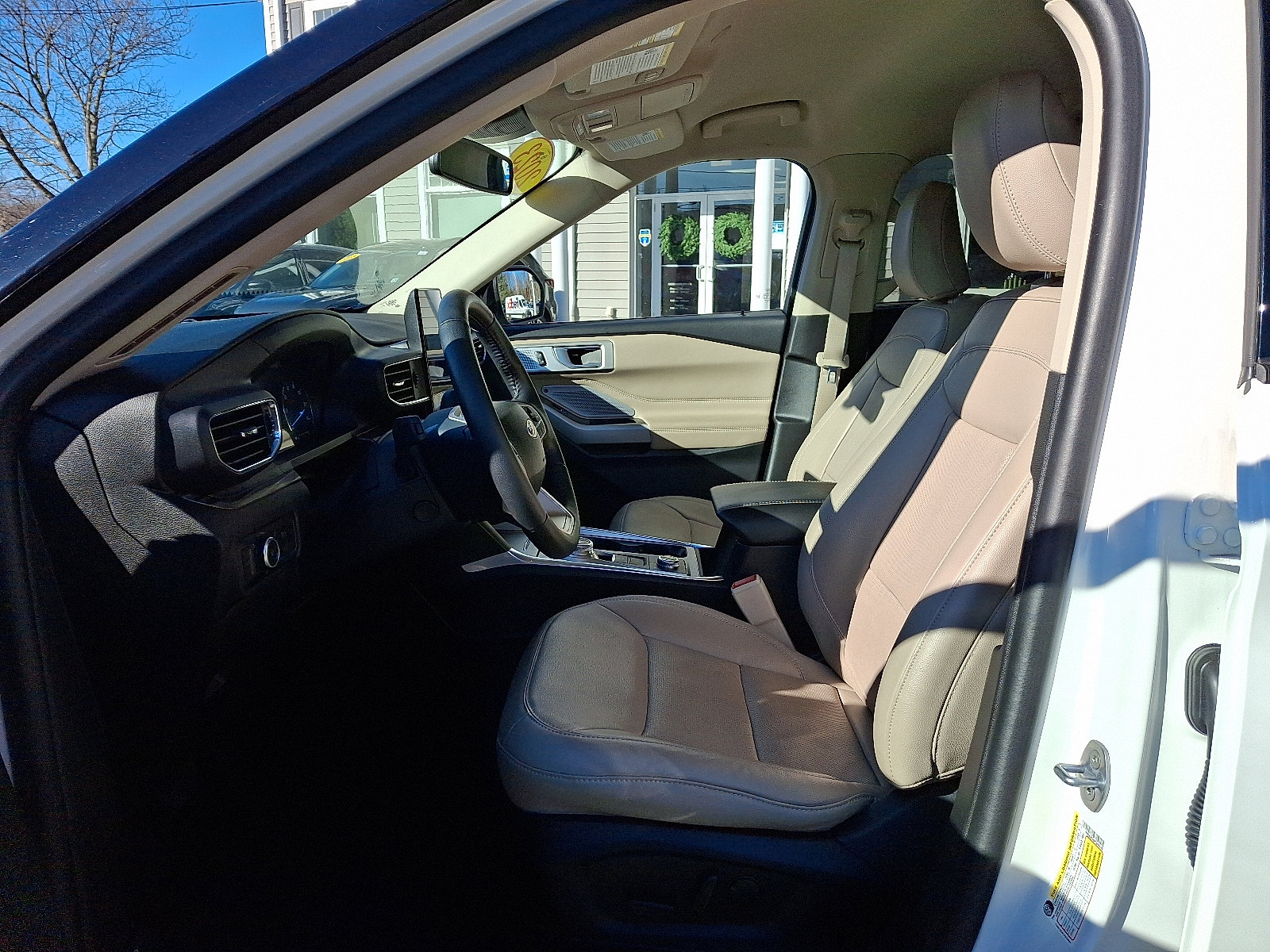 Certified 2023 Ford Explorer Limited w/ Limited Technology Package image 14