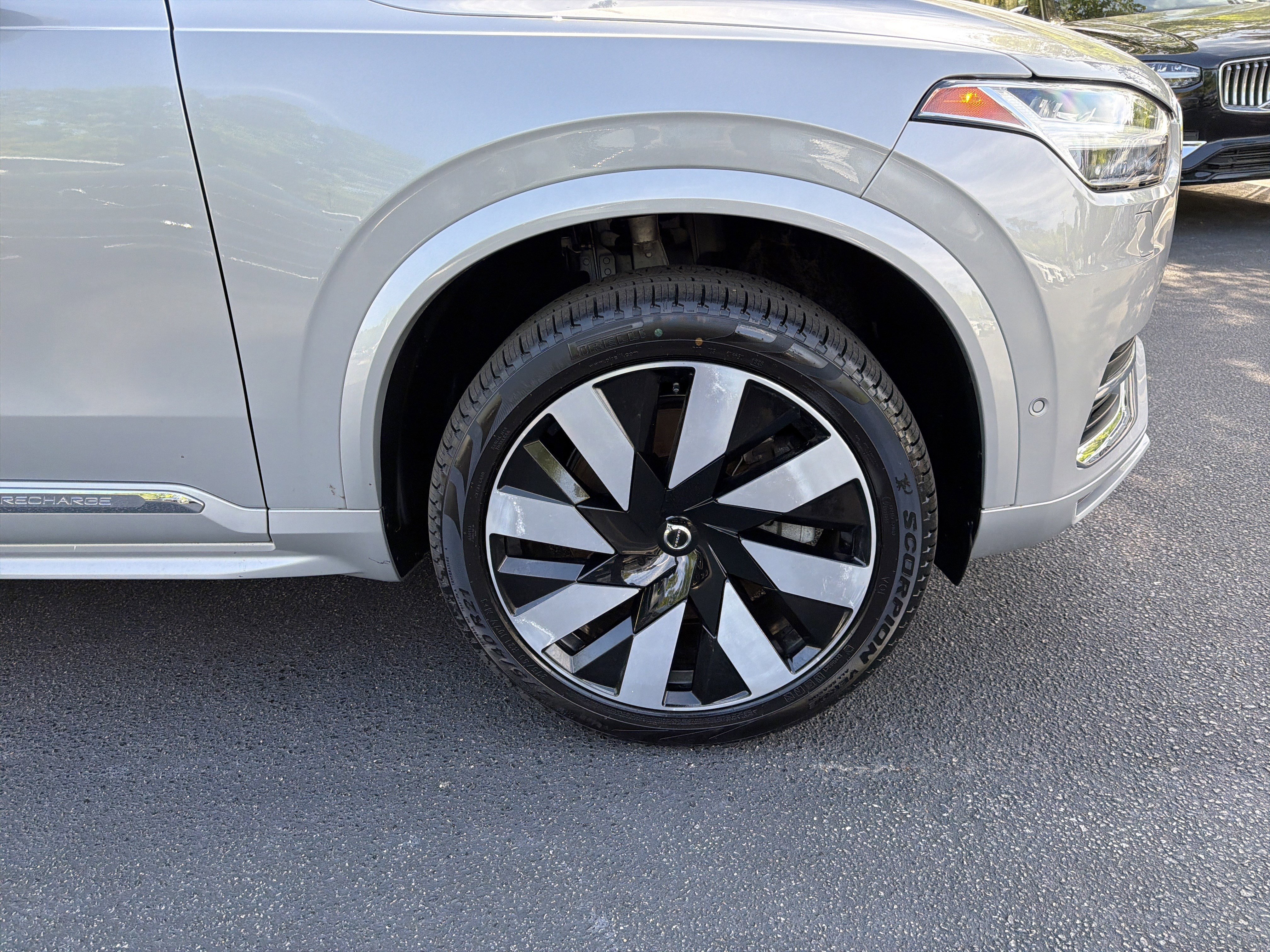 Certified 2024 Volvo XC90 T8 Ultimate w/ Protection Package Premier image 13