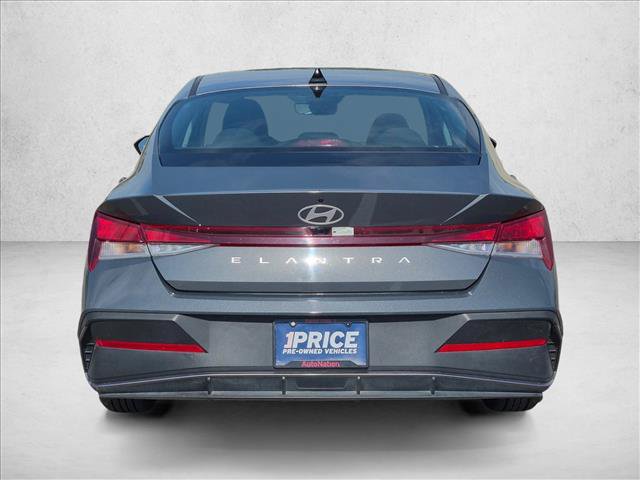 Used 2024 Hyundai Elantra SEL FWD image 7
