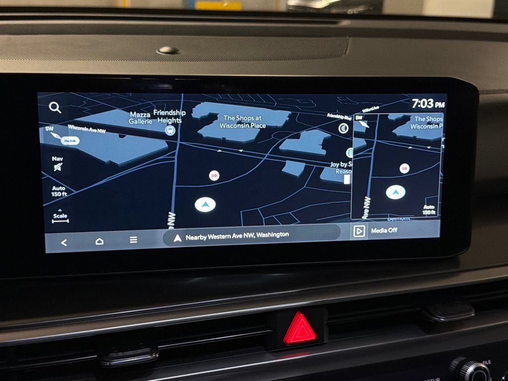 Certified 2025 Kia Sorento EX w/ Panoramic Sunroof Package FWD image 30