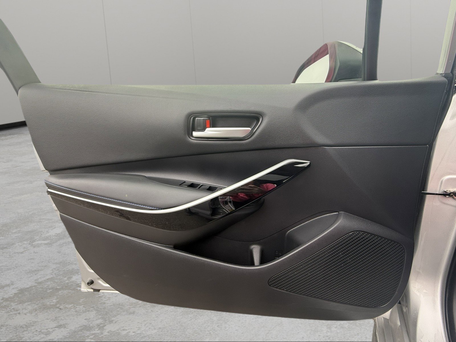 Used 2022 Toyota Corolla XSE w/ Carpet Mat Package (TMS) image 28