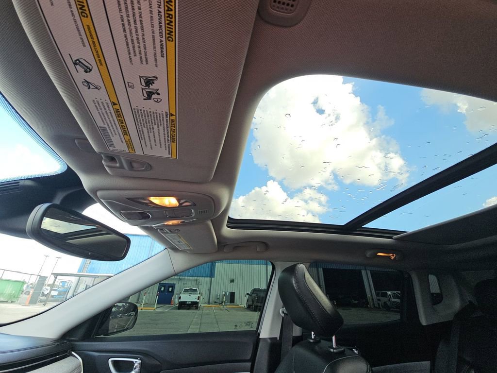 Used 2022 Jeep Compass Latitude w/ Sun and Sound Group image 14