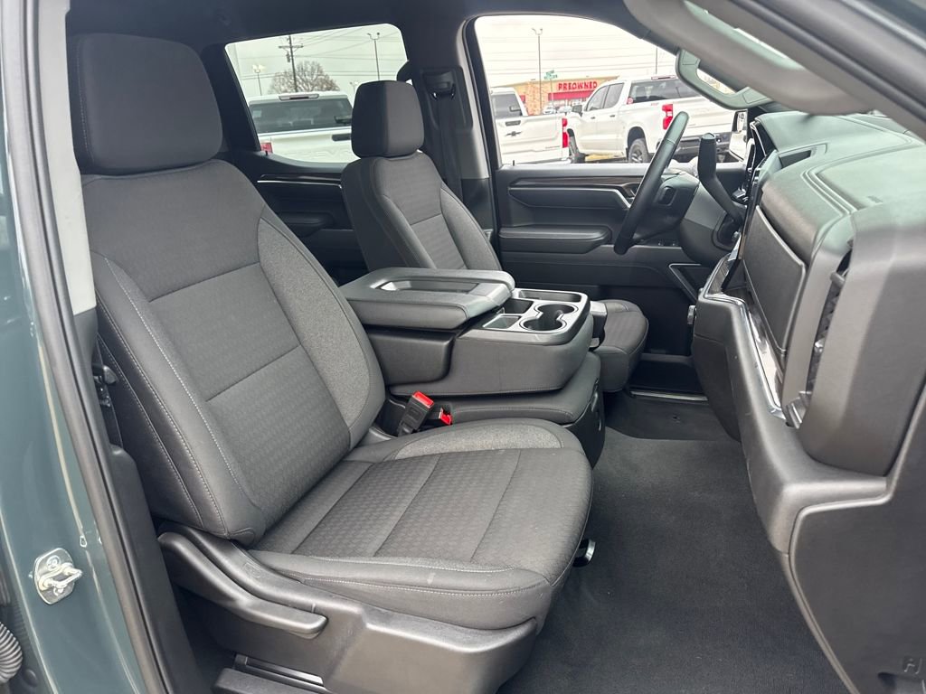 Used 2025 Chevrolet Silverado 1500 LT image 12