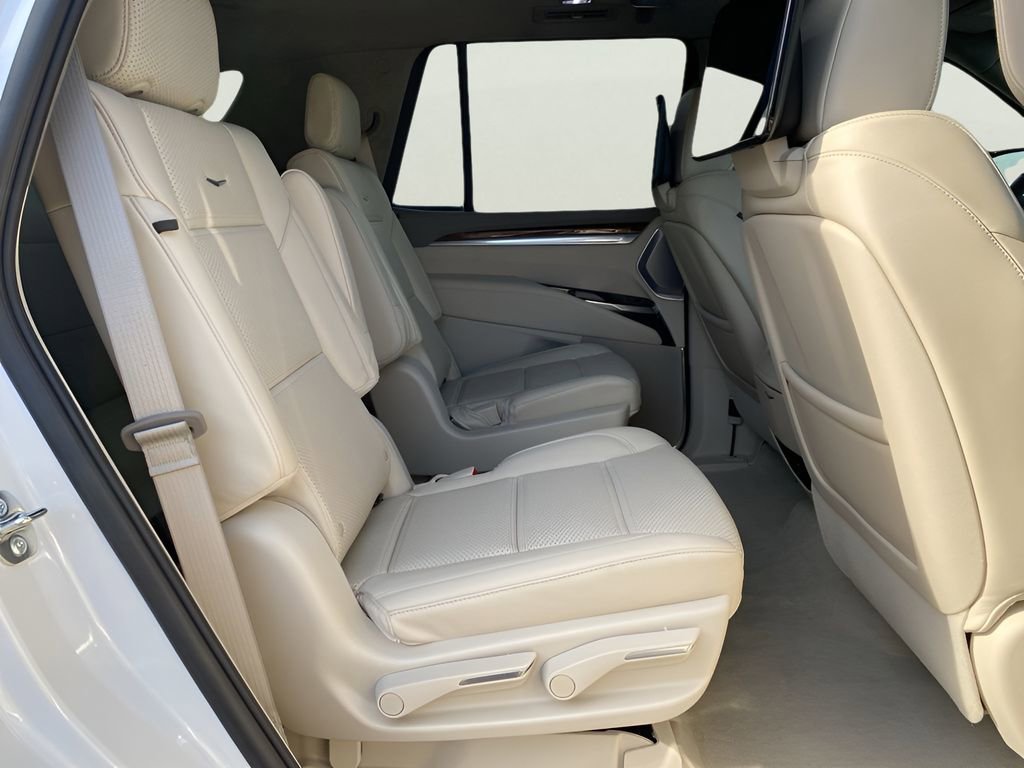 Certified 2025 Cadillac Escalade Premium Luxury Platinum w/ LPO, Floor Liner Package AWD/4WD image 20