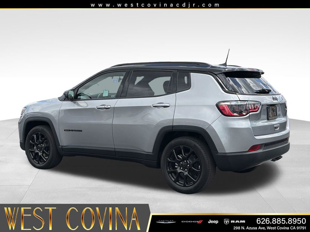 Used 2022 Jeep Compass Latitude w/ Convenience Group FWD image 5