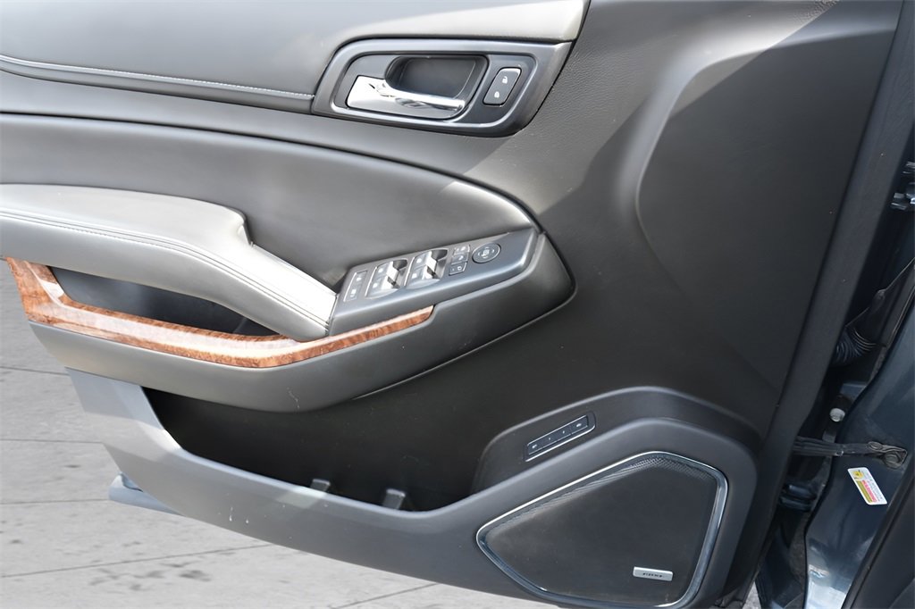 Used 2020 Chevrolet Suburban Premier w/ Premier 6.2L Value Package image 22