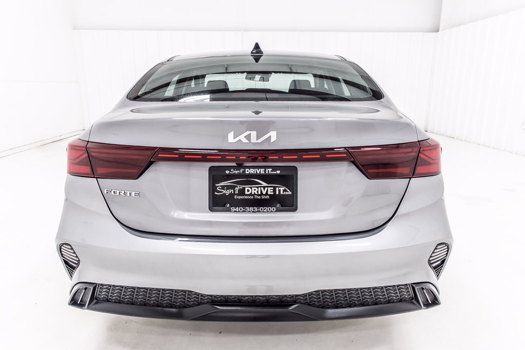 Used 2024 Kia Forte LXS FWD image 4