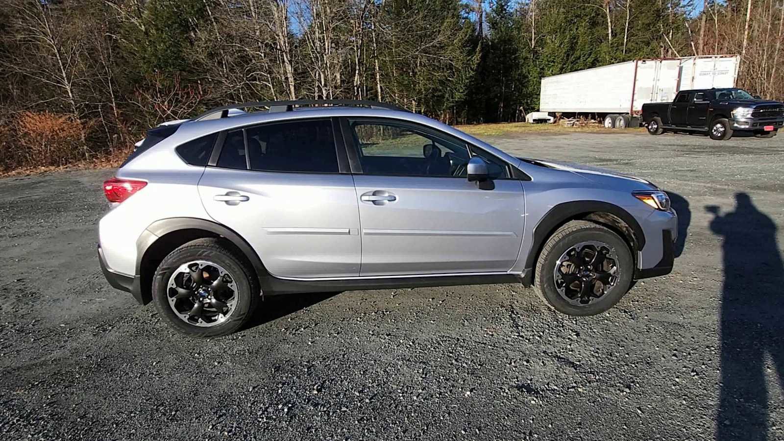 Used 2021 Subaru Crosstrek 2.0i Premium w/ Moonroof Package image 9
