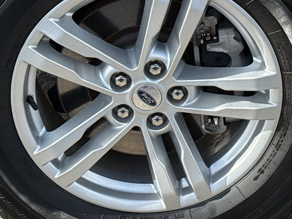 Used 2021 Ford Explorer XLT w/ Equipment Group 202A image 10