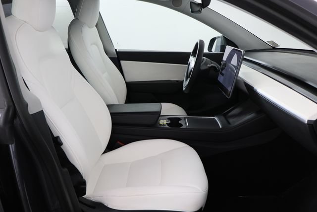 Used 2021 Tesla Model Y Long Range AWD/4WD image 18