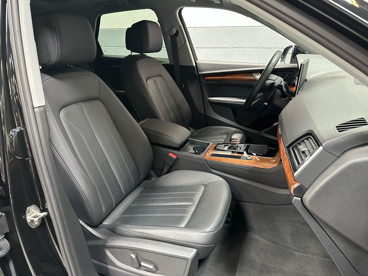 Used 2023 Audi Q5 45 TFSI Premium Plus Sport Uti w/ Premium Plus Package AWD/4WD image 9