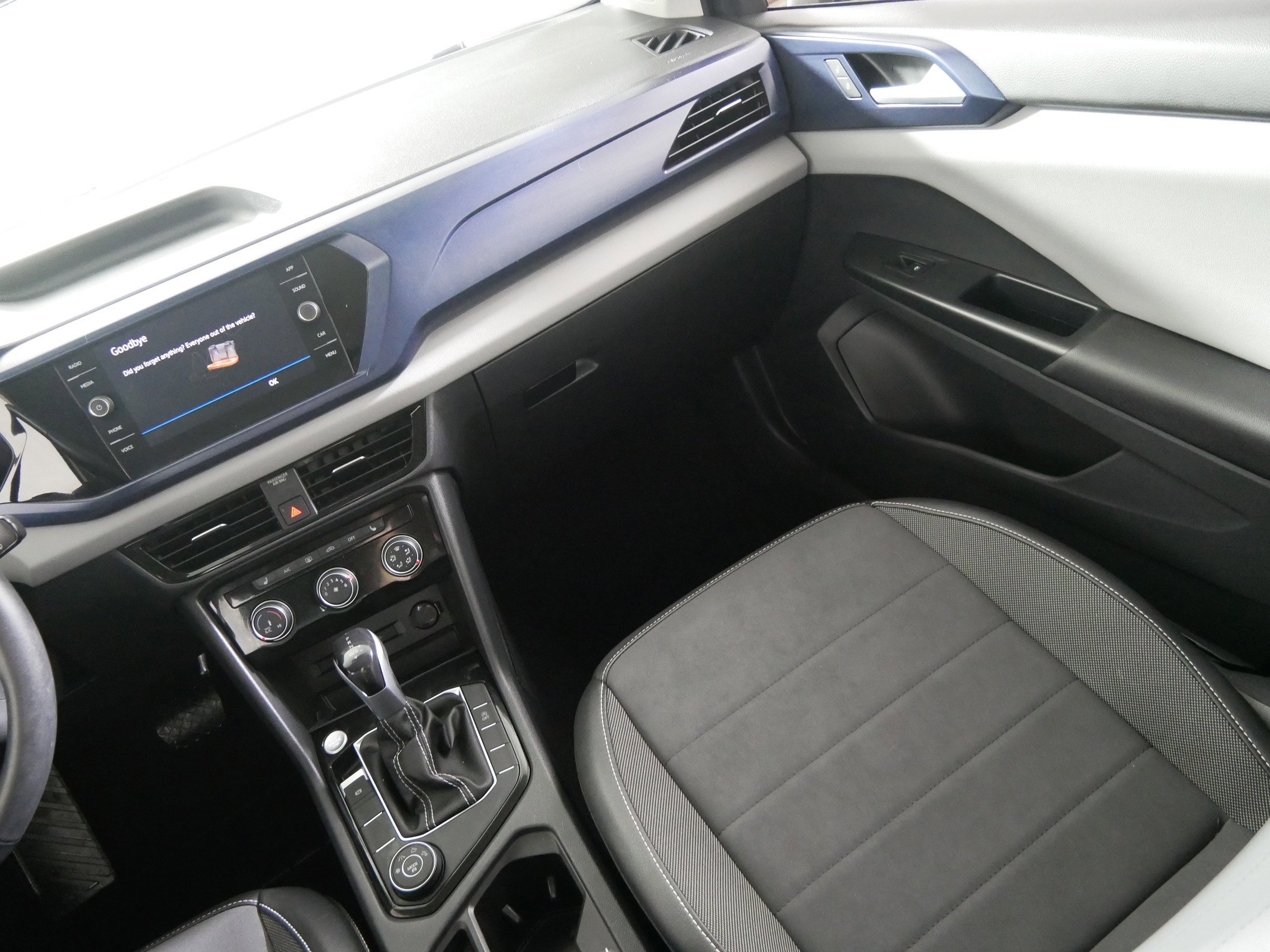 Used 2023 Volkswagen Taos SE image 11