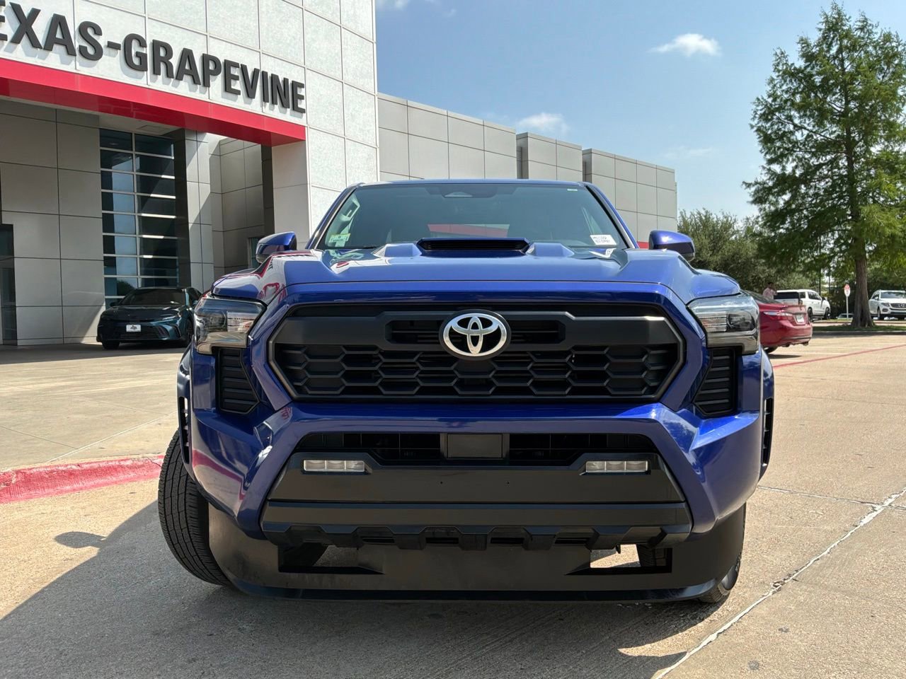 Used 2024 Toyota Tacoma TRD Sport image 3