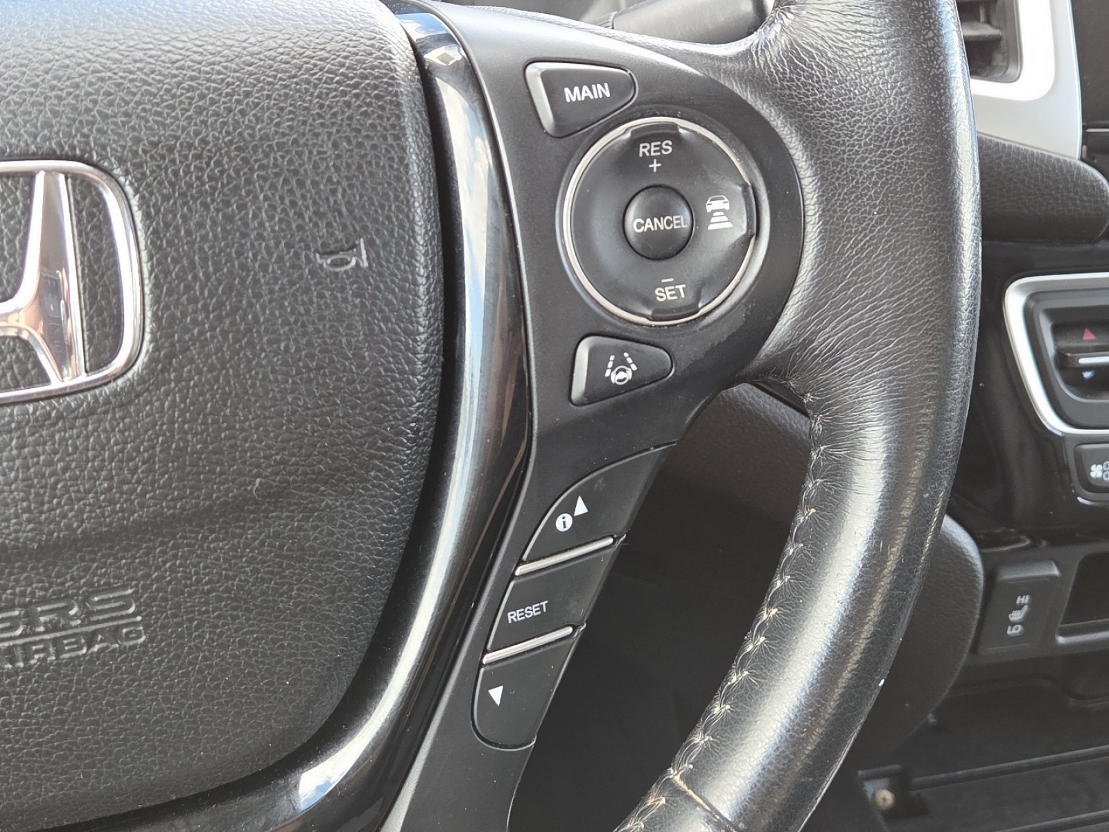 Used 2018 Honda Ridgeline RTL-E image 31
