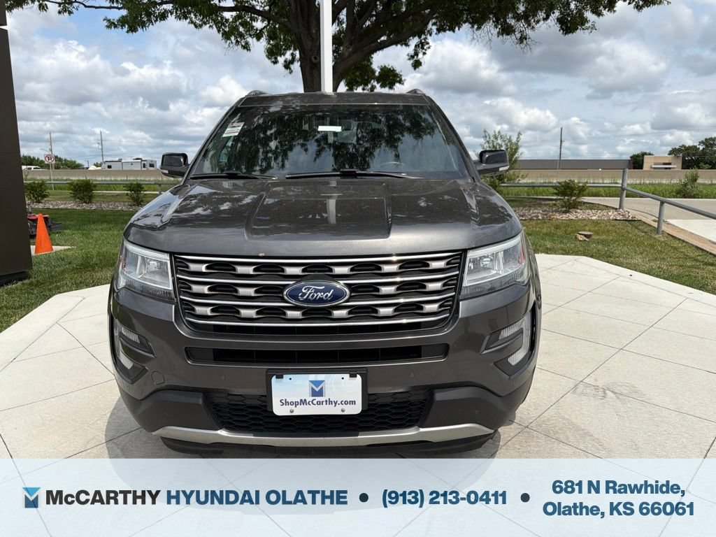 Used 2017 Ford Explorer XLT w/ Equipment Group 202A AWD/4WD image 12