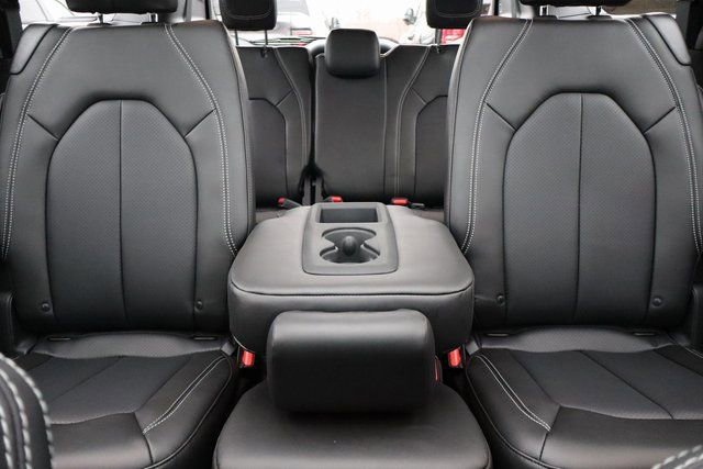 New 2026 Chrysler Pacifica Select FWD image 37
