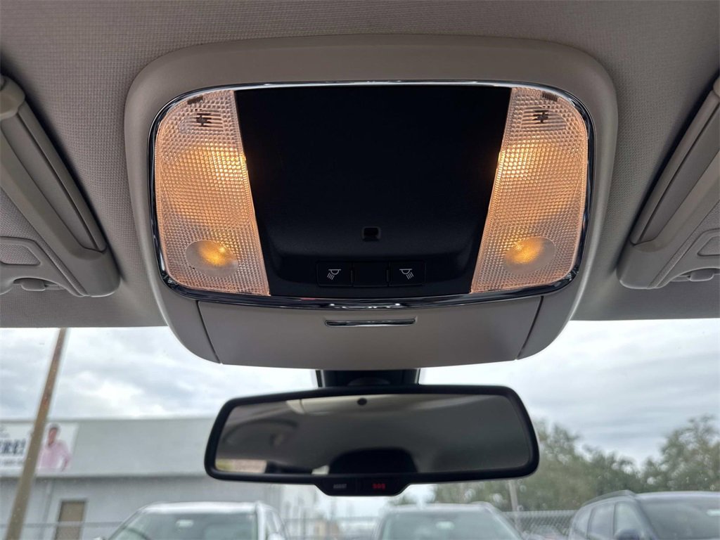 Used 2022 Chrysler 300 Touring w/ Sport Appearance Package image 46