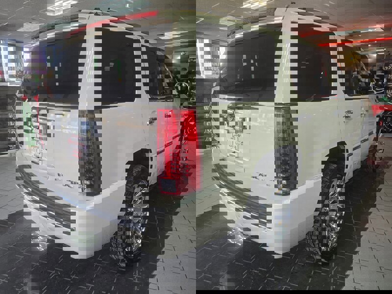 Used 2012 Cadillac Escalade Platinum image 4